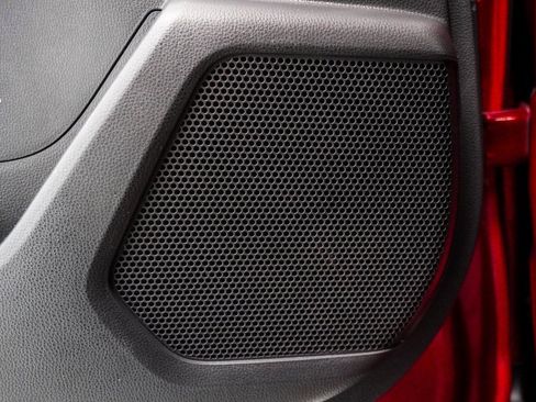 Used 2023 Toyota Highlander XLE image 10