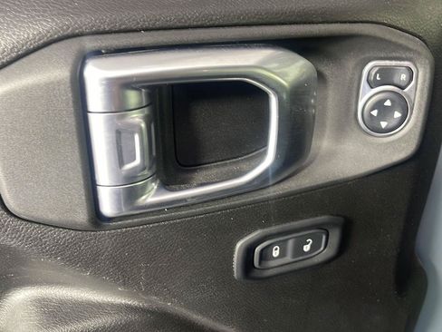 Used 2024 Jeep Wrangler Unlimited AWD/4WD image 14