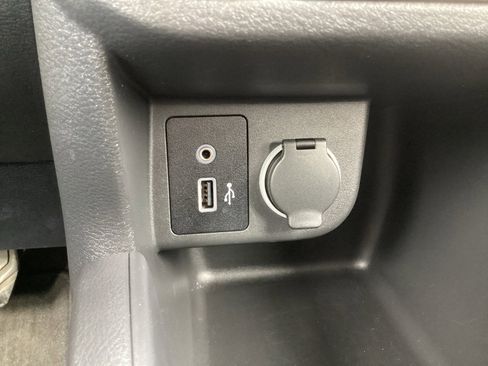 Used 2022 Nissan Kicks S image 22