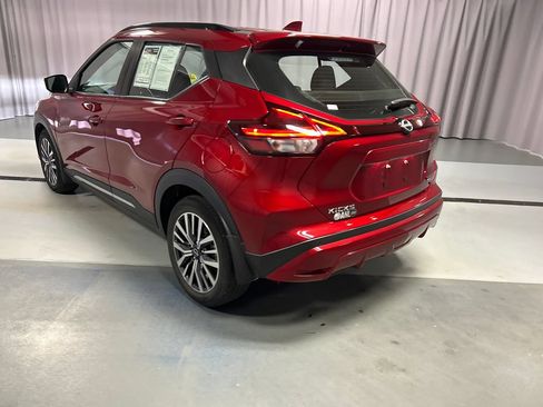 Used 2023 Nissan Kicks SR w/ SR Premium Package FWD image 5