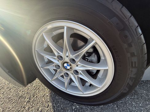 Used 2004 BMW Z4 2.5i RWD image 35
