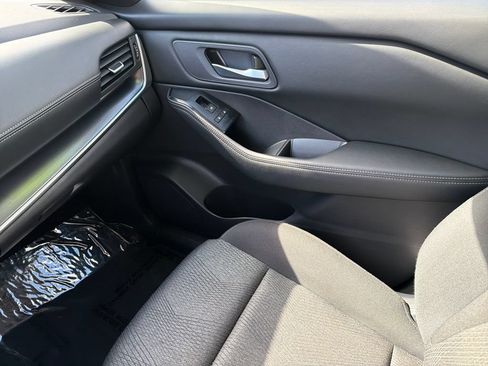 Certified 2024 Nissan Rogue SV AWD/4WD image 30