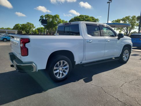 Used 2021 Chevrolet Silverado 1500 LTZ w/ LTZ Convenience Package II AWD/4WD image 4