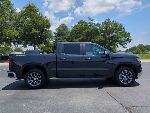Used 2023 Chevrolet Silverado 1500 LT AWD/4WD image 11