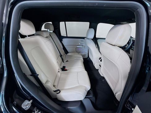 Used 2023 Mercedes-Benz EQB 250+ image 21