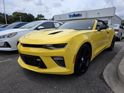 Used 2018 Chevrolet Camaro SS image 33