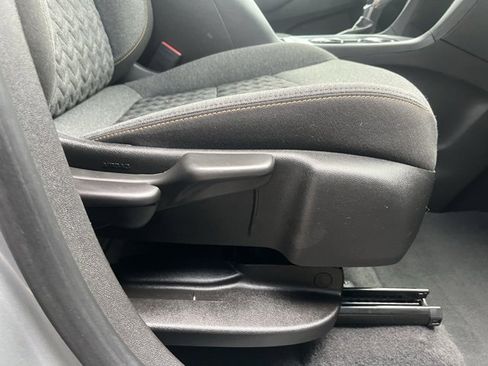 Used 2023 Chevrolet Equinox LT image 17