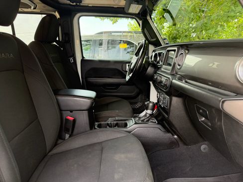 Used 2020 Jeep Wrangler Unlimited Sahara AWD/4WD image 11