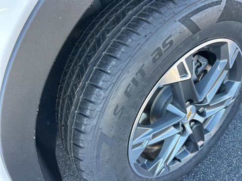 Used 2025 Chevrolet Blazer LT image 32