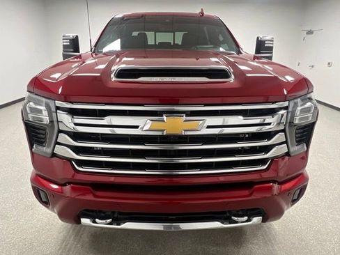 Used 2025 Chevrolet Silverado 3500 High Country w/ High Country Premium Package AWD/4WD image 3