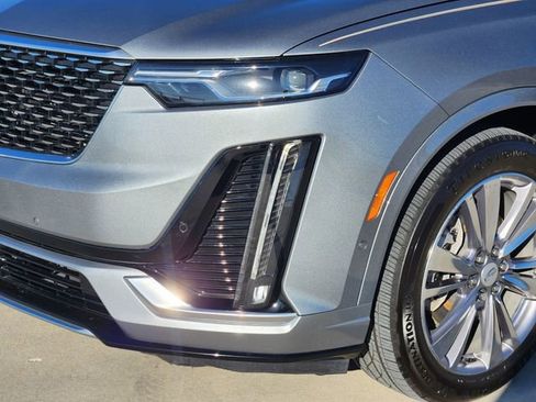 Used 2023 Cadillac XT6 Premium Luxury w/ Technology Package FWD image 9