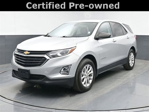 Used 2021 Chevrolet Equinox LS w/ LS Convenience Package image 2