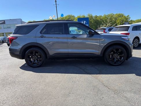 Used 2023 Ford Explorer ST-Line w/ Class IV Trailer Tow Package AWD/4WD image 8