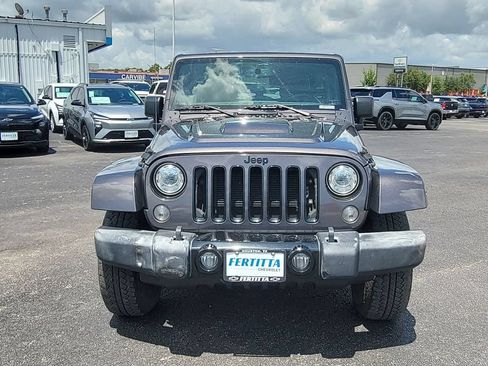 Used 2018 Jeep Wrangler Unlimited Sahara AWD/4WD image 26