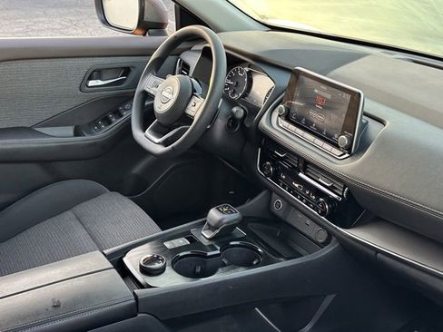 Used 2023 Nissan Rogue SV image 27