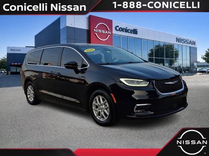 Used 2024 Chrysler Pacifica Touring-L
