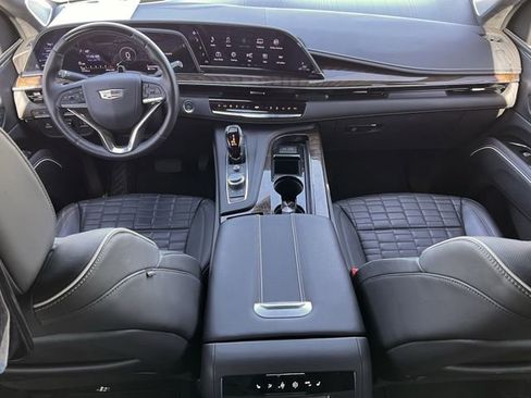 Certified 2024 Cadillac Escalade ESV Sport Platinum w/ Heavy-Duty Trailer Package image 12