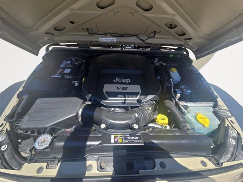 Used 2018 Jeep Wrangler Sport AWD/4WD image 24