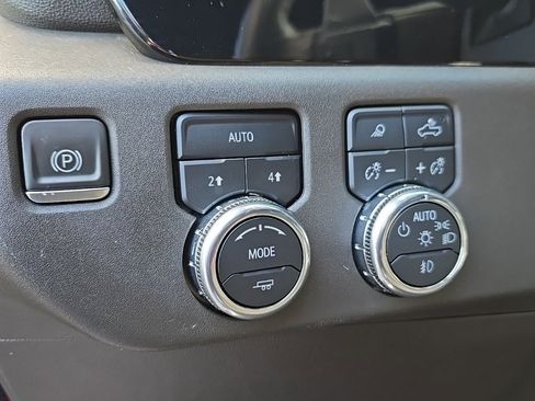 Used 2023 GMC Sierra 1500 SLT w/ SLT Convenience Package image 18