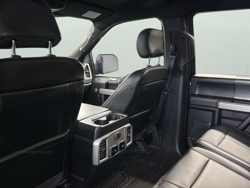 Used 2020 Ford F150 Lariat image 29