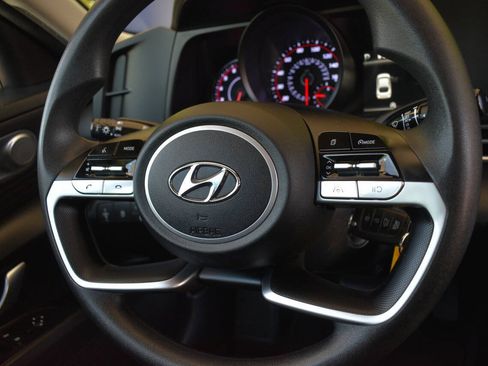Used 2023 Hyundai Elantra SE FWD image 22