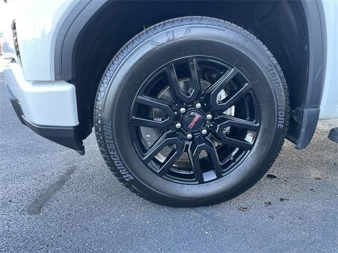 Used 2023 GMC Sierra 1500 Elevation image 9
