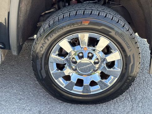 Used 2019 GMC Sierra 2500 Denali w/ Duramax Plus Package AWD/4WD image 10