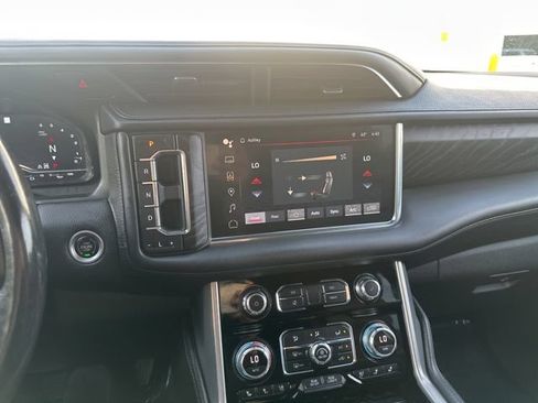 Used 2022 GMC Yukon Denali w/ Denali Ultimate Package AWD/4WD image 29