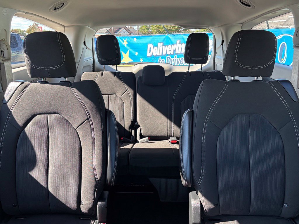 Used 2024 Chrysler Voyager LX FWD image 29