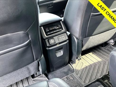 Used 2023 Subaru Ascent Touring AWD/4WD image 34