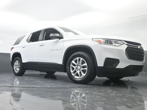 Used 2021 Chevrolet Traverse LS image 58