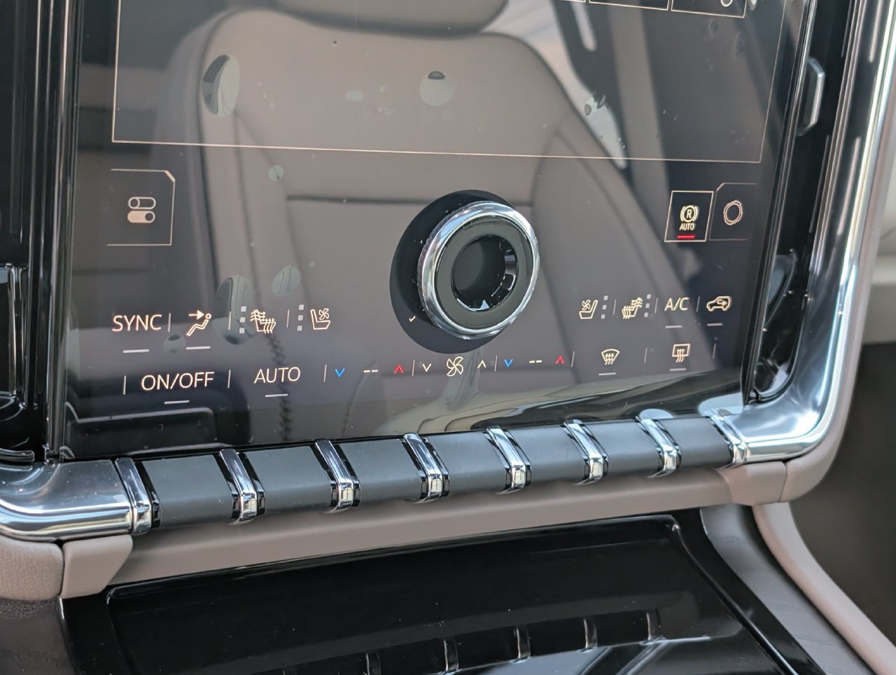 New 2027 GMC Yukon Denali w/ Advanced Technology Package AWD/4WD image 13