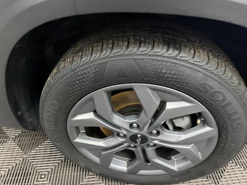 Certified 2024 Kia Seltos S image 32