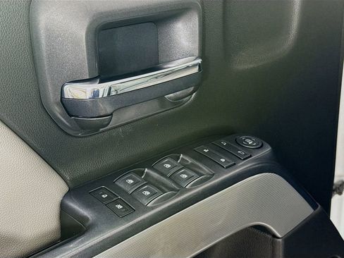 Used 2018 Chevrolet Silverado 2500 LT w/ LT Convenience Package image 17