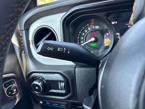 Used 2024 Jeep Wrangler Unlimited AWD/4WD image 26