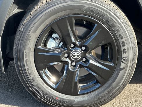 Used 2025 Toyota RAV4 XLE w/ Convenience Package image 27