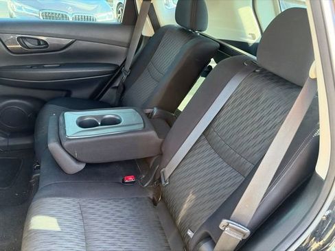 Used 2020 Nissan Rogue S FWD image 21