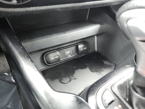 Used 2022 Kia Soul LX w/ Technology Package image 6