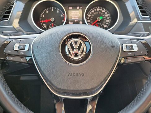 Used 2019 Volkswagen Tiguan SE image 22