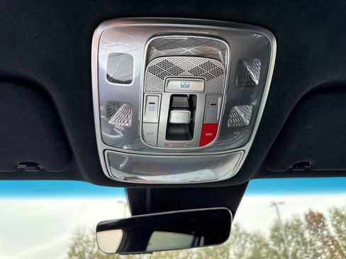 Used 2025 Genesis G90 3.5T image 31