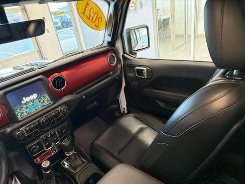 Used 2021 Jeep Wrangler Unlimited Rubicon AWD/4WD image 37