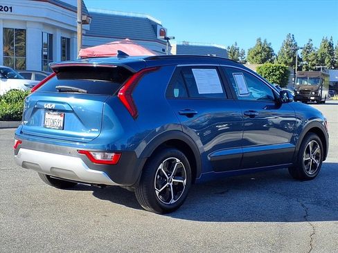 Certified 2025 Kia Niro EX image 4