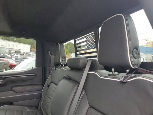 Used 2024 GMC Sierra 1500 AT4X image 9