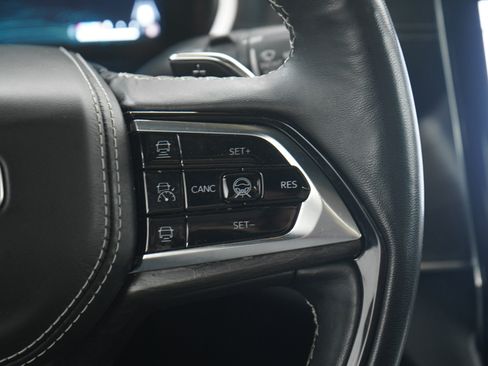 Used 2023 Jeep Grand Cherokee Overland w/ Advanced Protech Group III image 28