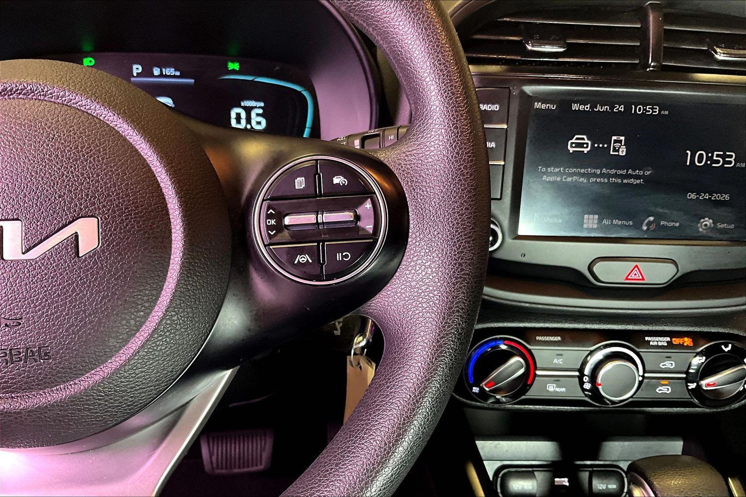 Used 2025 Kia Soul LX w/ LX Technology Package FWD image 13