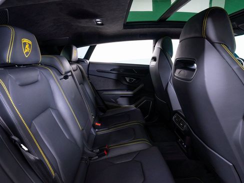 Used 2021 Lamborghini Urus AWD/4WD image 18