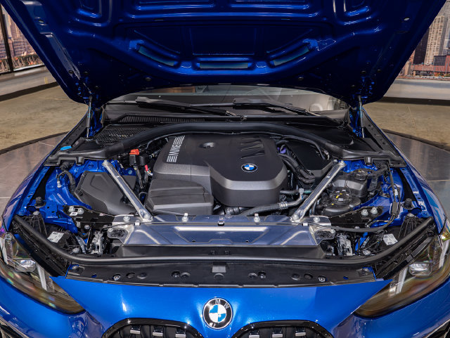 Used 2027 BMW 430i Coupe w/ M Sport Package AWD/4WD image 5