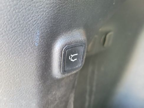 Used 2019 Jeep Cherokee Latitude Plus AWD/4WD image 10