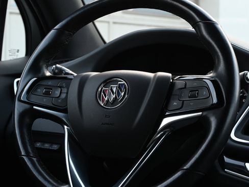 Used 2024 Buick Enclave Premium image 28