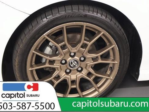 Used 2023 Toyota Camry SE FWD image 9